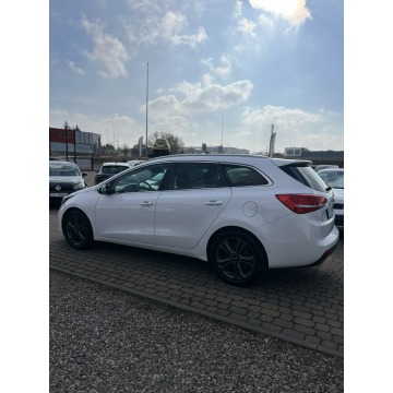 Kia Ceed 2018,  1.6 diesel, automat - Na sprzedaż za 53 790 zł - Słupsk - zdjęcie 4
