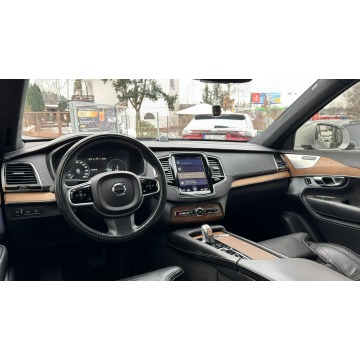 Volvo   SUV 2017,  2.0 hybryda, automat - Na sprzedaż za 92 000 zł - Gdynia - zdjęcie 8