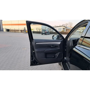 Mitsubishi Outlander  SUV 2018,  2.0 benzyna, automat - Na sprzedaż za 75 900 zł - Rawa Mazowiecka - zdjęcie 12