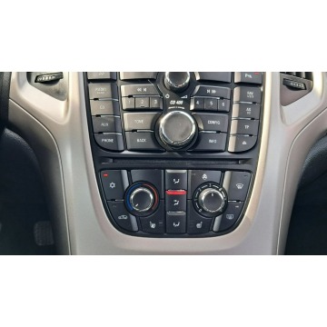 Opel Astra  Liftback 2011,  1.4 benzyna - Na sprzedaż za 20 900 zł - Rawa Mazowiecka - zdjęcie 6