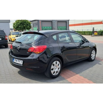 Opel Astra  Liftback 2010,  1.7 diesel - Na sprzedaż za 16 600 zł - Rawa Mazowiecka - zdjęcie 4