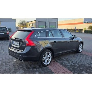 Volvo V60 2015,  2.4 hybryda, automat - Na sprzedaż za 46 900 zł - Rawa Mazowiecka - zdjęcie 4