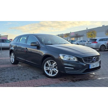 Volvo V60 2015,  2.4 hybryda, automat - Na sprzedaż za 46 900 zł - Rawa Mazowiecka - zdjęcie 2