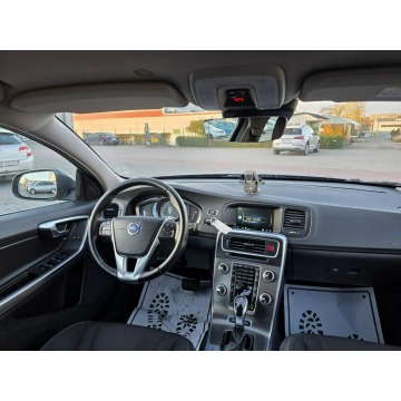 Volvo V60 2015,  2.4 hybryda, automat - Na sprzedaż za 46 900 zł - Rawa Mazowiecka - zdjęcie 6