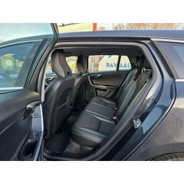 Volvo V60 2015,  2.4 hybryda, automat - Na sprzedaż za 46 900 zł - Rawa Mazowiecka - zdjęcie 7