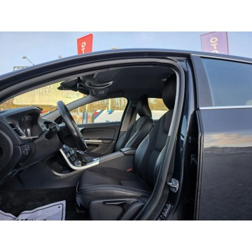 Volvo V60 2015,  2.4 hybryda, automat - Na sprzedaż za 46 900 zł - Rawa Mazowiecka - zdjęcie 11