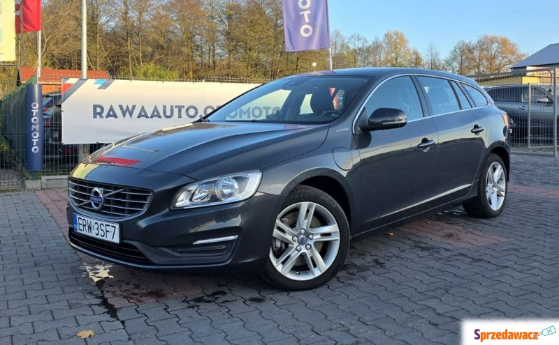 Volvo V60 2015,  2.4 hybryda, automat - Na sprzedaż za 46 900 zł - Rawa Mazowiecka