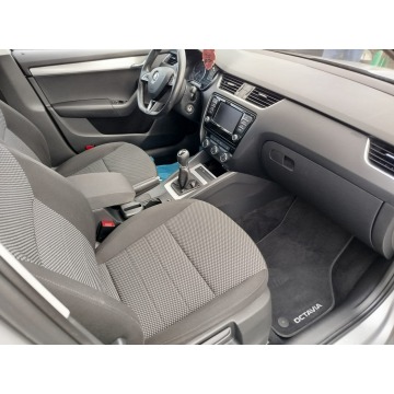 Skoda Octavia 2016,  1.6 diesel - Na sprzedaż za 30 800 zł - Jarocin - zdjęcie 11