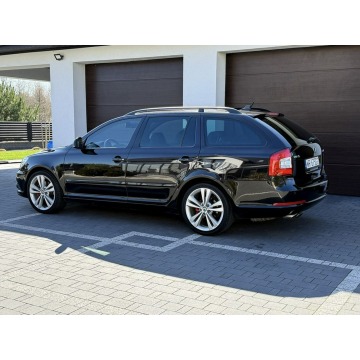 Skoda Octavia 2011,  2.0 benzyna - Na sprzedaż za 29 700 zł - Radom - zdjęcie 4