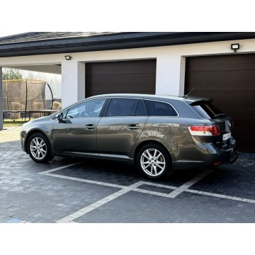 Toyota Avensis 2010,  2.0 benzyna, automat - Na sprzedaż za 27 900 zł - Radom - zdjęcie 4