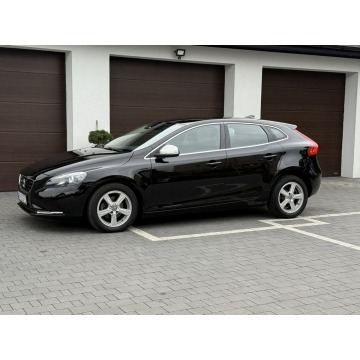 Volvo V40  Liftback 2015,  2.0 diesel - Na sprzedaż za 35 900 zł - Radom - zdjęcie 2