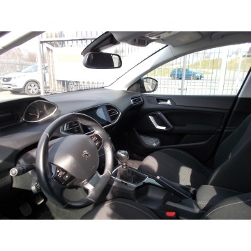 Peugeot 308  Kombi 2021 diesel - Na sprzedaż za 45 900 zł - Dębica - zdjęcie 4