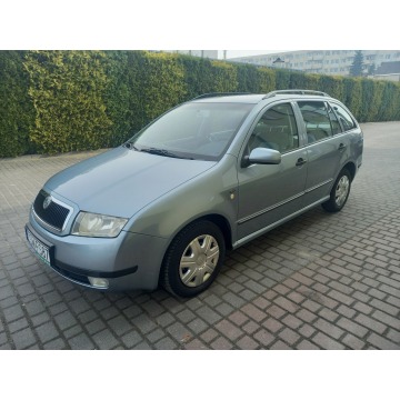 Skoda Fabia 2002,  1.4 benzyna, automat - Na sprzedaż za 8 900,00 zł - Nowe - zdjęcie 9
