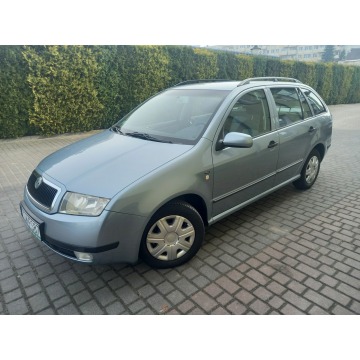 Skoda Fabia 2002,  1.4 benzyna, automat - Na sprzedaż za 8 900,00 zł - Nowe - zdjęcie 4