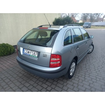 Skoda Fabia 2002,  1.4 benzyna, automat - Na sprzedaż za 8 900,00 zł - Nowe - zdjęcie 6