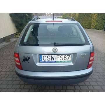 Skoda Fabia 2002,  1.4 benzyna, automat - Na sprzedaż za 8 900,00 zł - Nowe - zdjęcie 11
