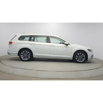 Volkswagen Passat  Kombi 2020,  2.0 diesel, automat - Na sprzedaż za 83 700 zł - Warszawa - zdjęcie 8