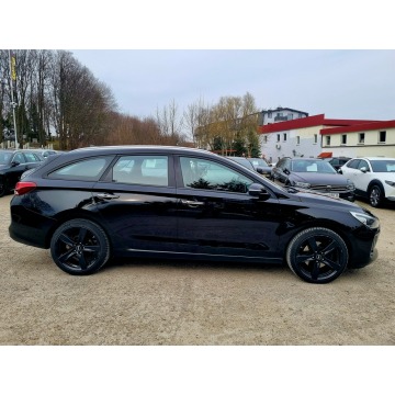 Hyundai i30 2017,  1.6 diesel - Na sprzedaż za 37 900 zł - Szczecin - zdjęcie 4