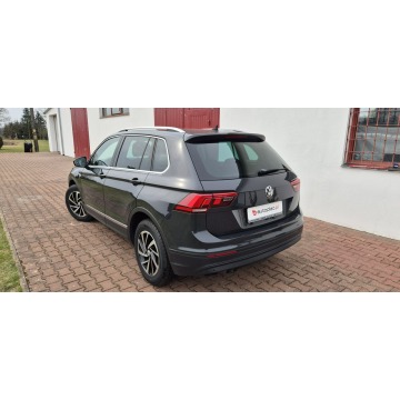 Volkswagen Tiguan  SUV 2019,  2.0 diesel, automat - Na sprzedaż za 95 800 zł - Paproć - zdjęcie 7