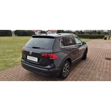 Volkswagen Tiguan  SUV 2019,  2.0 diesel, automat - Na sprzedaż za 95 800 zł - Paproć - zdjęcie 9