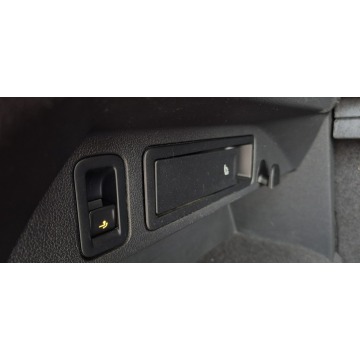 Volkswagen Tiguan  SUV 2019,  2.0 diesel, automat - Na sprzedaż za 95 800 zł - Paproć - zdjęcie 12