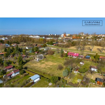 Działka Tarnów sprzedam, pow. 1011 m2  (10.1a), uzbrojona - zdjęcie 1