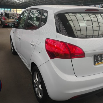 Kia Venga  Minivan/Van 2011,  1.4 benzyna - Na sprzedaż za 19 700 zł - Mysłowice - zdjęcie 8