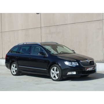 Skoda Superb 2010,  3.6 benzyna, automat - Na sprzedaż za 37 900 zł - Lublin - zdjęcie 2