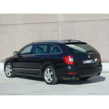 Skoda Superb 2010,  3.6 benzyna, automat - Na sprzedaż za 37 900 zł - Lublin - zdjęcie 9