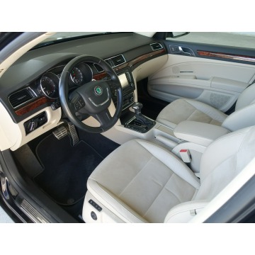Skoda Superb 2010,  3.6 benzyna, automat - Na sprzedaż za 37 900 zł - Lublin - zdjęcie 12