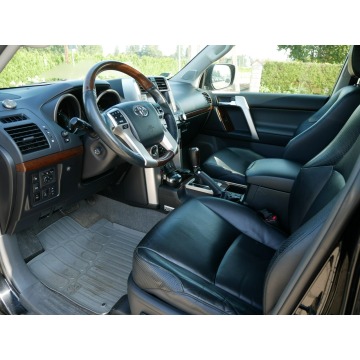 Toyota Land Cruiser  Terenowy 2010,  3.0 diesel, automat - Na sprzedaż za 180 000 zł - Goczałkowice-Zdrój - zdjęcie 4