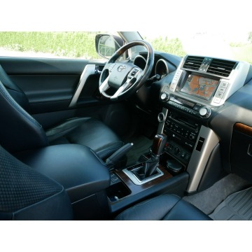 Toyota Land Cruiser  Terenowy 2010,  3.0 diesel, automat - Na sprzedaż za 180 000 zł - Goczałkowice-Zdrój - zdjęcie 8