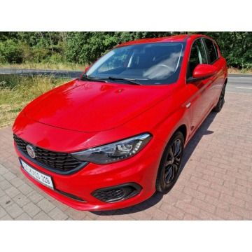 Fiat Tipo  Liftback 2018,  1.4 benzyna - Na sprzedaż za 35 900 zł - Cielcza - zdjęcie 2