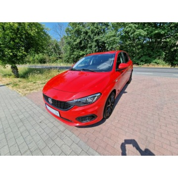 Fiat Tipo  Liftback 2018,  1.4 benzyna - Na sprzedaż za 35 900 zł - Cielcza - zdjęcie 3