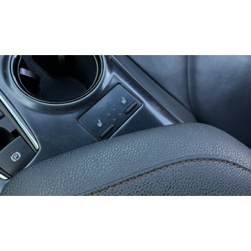 Toyota Camry  Sedan/Limuzyna 2019,  2.5 hybryda, automat - Na sprzedaż za 70 000 zł - Gdynia - zdjęcie 9