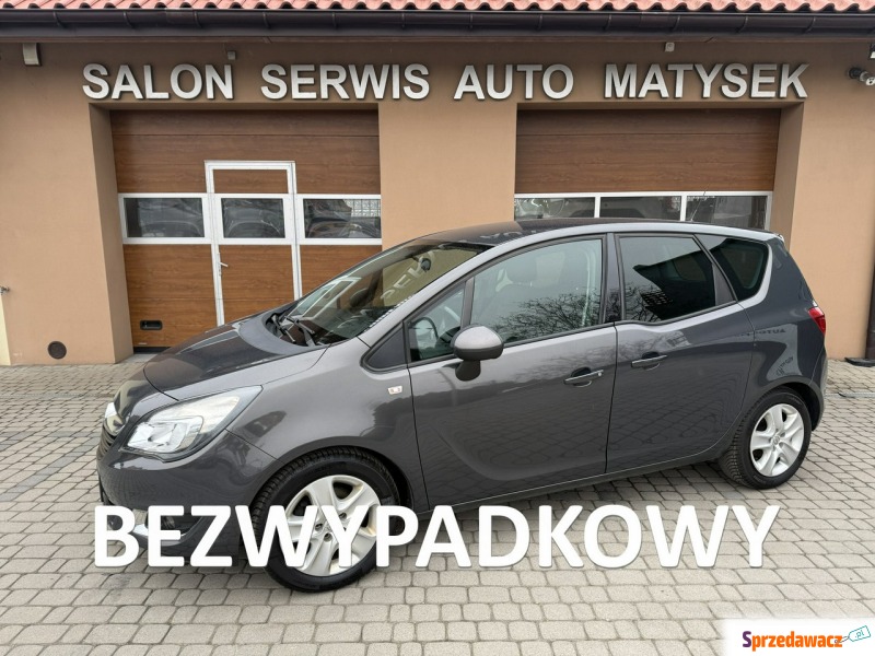 Opel Meriva  Hatchback 2015,  1.4 benzyna - Na sprzedaż za 29 900 zł - Orzech