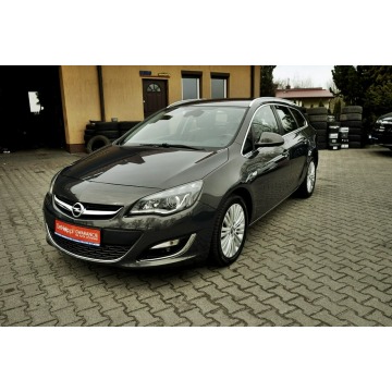 Opel Astra Sports Tourer - 1,7CDTI NAVI, alu R17, Xenony, 110KM, 2013/14r.