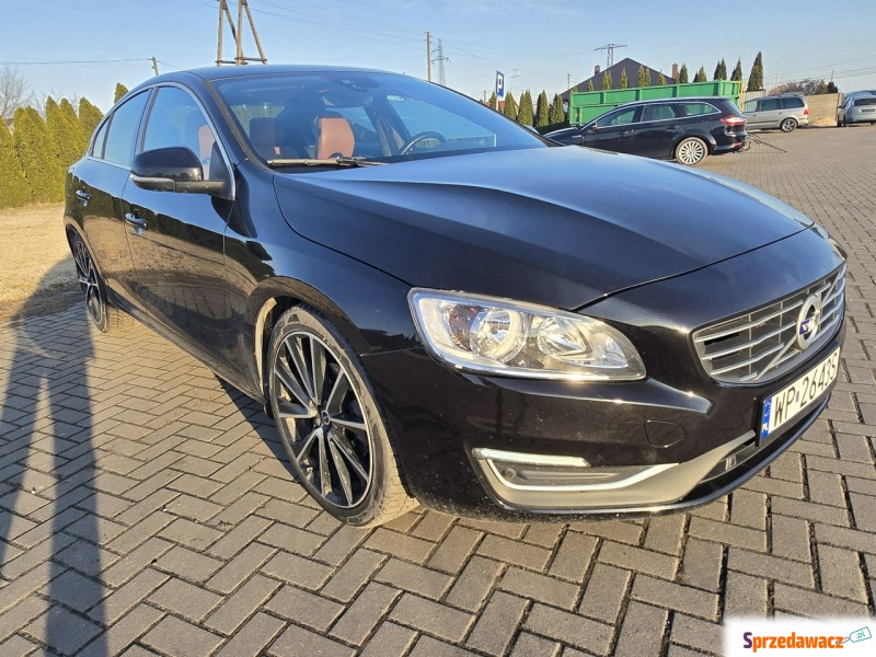 Volvo S60  Sedan/Limuzyna 2016,  2.0 benzyna, automat - Na sprzedaż za 55 900 zł - Kutno