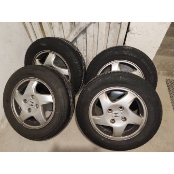 5 szt. Alu felgi Honda Accord z oponami letnimi 195/65/R15
