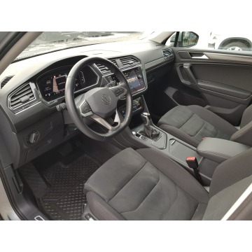 Volkswagen Tiguan Allspace  SUV 2023,  2.0 diesel, automat - Na sprzedaż za 104 900 zł - Toruń - zdjęcie 10
