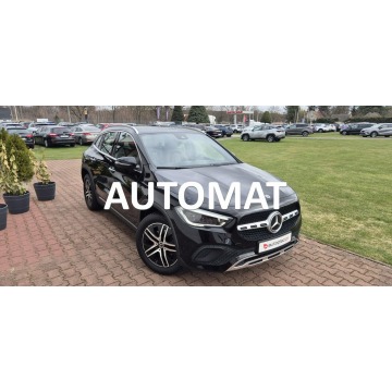 Mercedes GLA 200 - AMBILIGHT-KAMERA-FULL LED-PANORAMA