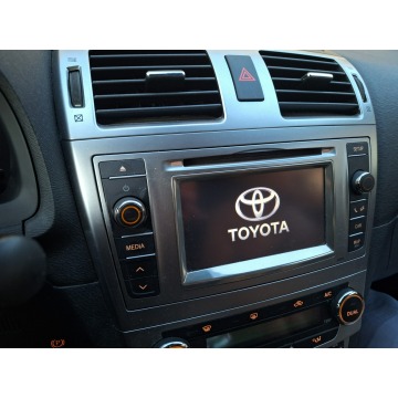 Toyota Avensis 2013,  1.8 benzyna - Na sprzedaż za 39 900 zł - Olsztyn - zdjęcie 8