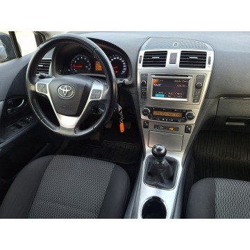 Toyota Avensis 2013,  1.8 benzyna - Na sprzedaż za 39 900 zł - Olsztyn - zdjęcie 5