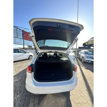 Volkswagen Passat 2018,  2.0 diesel, automat - Na sprzedaż za 56 900 zł - Słupsk - zdjęcie 4