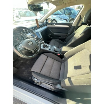 Volkswagen Passat 2018,  2.0 diesel, automat - Na sprzedaż za 56 900 zł - Słupsk - zdjęcie 12