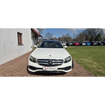 Mercedes - Benz E-klasa 2017,  2.0 diesel, automat - Na sprzedaż za 105 800 zł - Paproć - zdjęcie 2