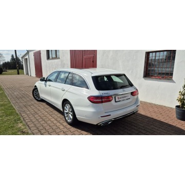 Mercedes - Benz E-klasa 2017,  2.0 diesel, automat - Na sprzedaż za 105 800 zł - Paproć - zdjęcie 6