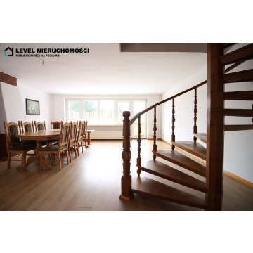 Dom w środku miasta
