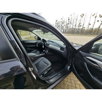 BMW X1  Hatchback 2011,  2.0 diesel, automat - Na sprzedaż za 26 900 zł - Tarnowskie Góry - zdjęcie 9