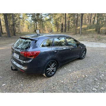 Kia Ceed 2014,  1.6 diesel - Na sprzedaż za 23 700 zł - Skarszewy - zdjęcie 4